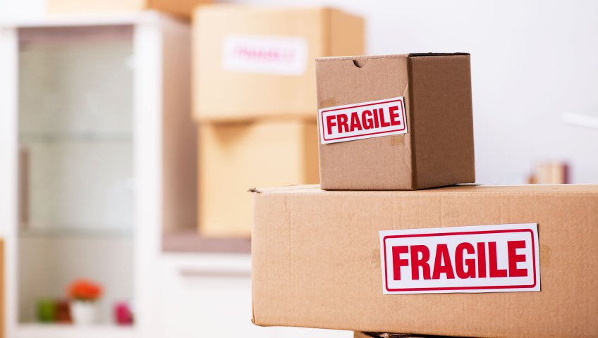 How to move fragile items during relocation